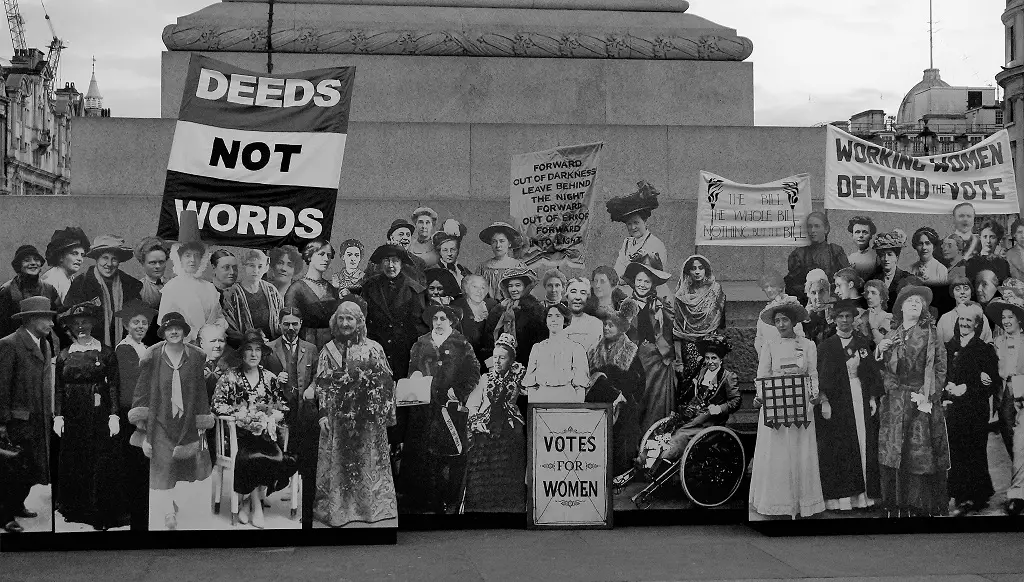 Who where the 64 most influential people in the suffragette Movement 1 Trafalgar square, tribute exhibition, Votes for Women images of the key players 2018