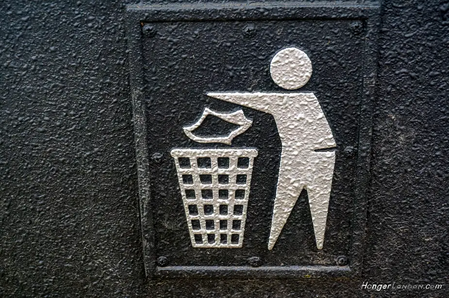 Keep britain Tidy Icon on public bins