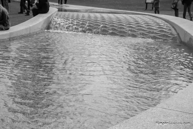 Rare 1997 Picture of Tributes to Princess Diana and Today's Legacy 3 Princess Diana Memorial Fountain