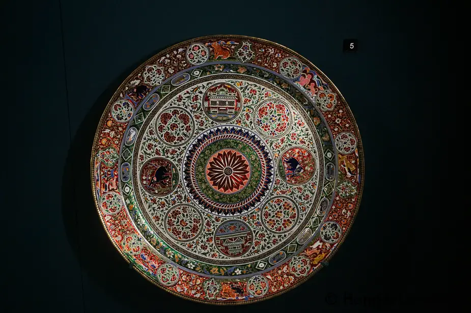 Salver A Gift from Ram Singh II Maharaja of JAipur 1876 Gold, Enamel. This plate and plates like it could take 4 years to make. 
