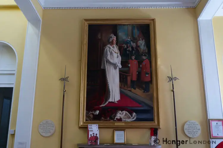 Stunning Portrait of the Queen from more recent times. It is guarded by the Chelsea Pensioners Museum a fantastic haven