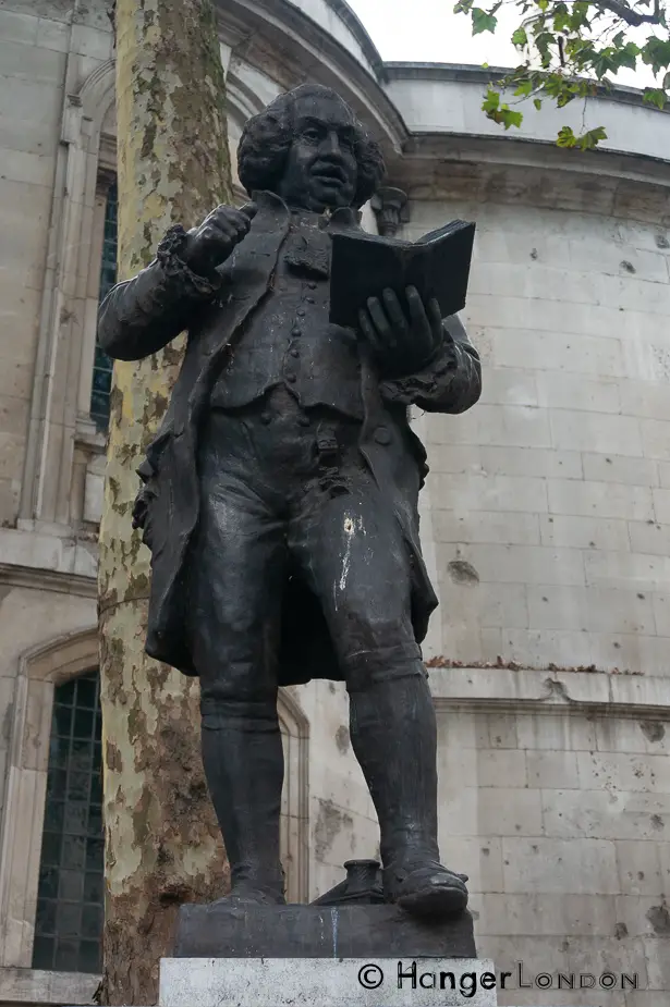 Samuel Johnson statute by Percy Hetherington Fitzgerald 1910 