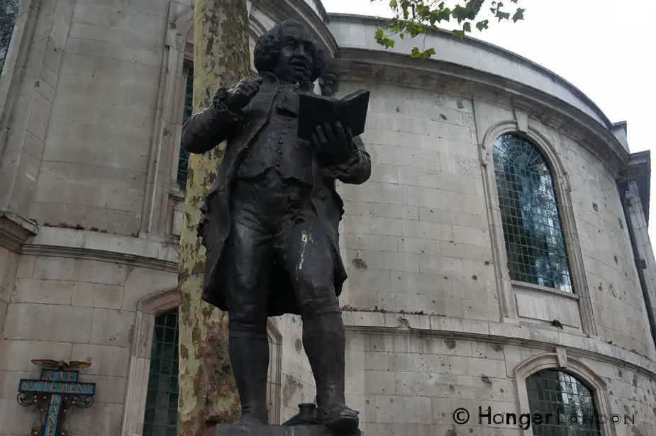 1709 Dr. Samuel Johnson's Dictionary of the English Language - Explored 1 Samuel Johnson statute by Percy Hetherington Fitzgerald 1910 Back of the RAF Church St Clement Danes The Strand, London WC2R 1DH