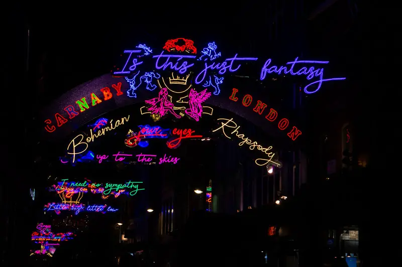 6 minutes that shook the world, the recording of Bohemian Rhapsody 12 Bohemian Rhapsody Light display Carnaby st
