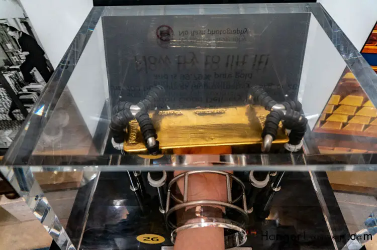 45 years to build The Bank of England; Sir John Soan’s 18 Lift a gold bar special cabinet to let the public have a feel at how heavy a gold bar is