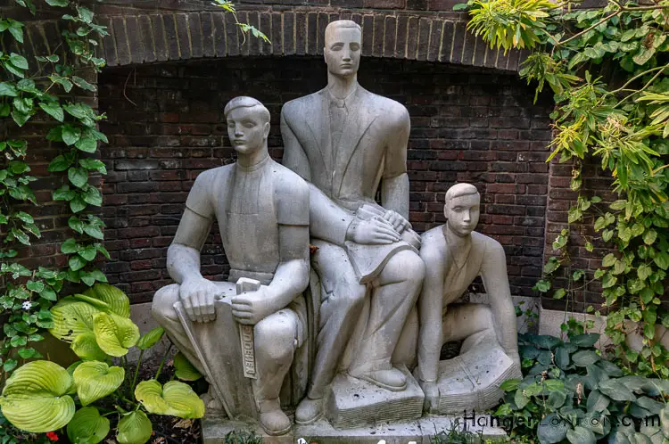 Three Printers Sculpture the only uk statue to Newspaper Industry