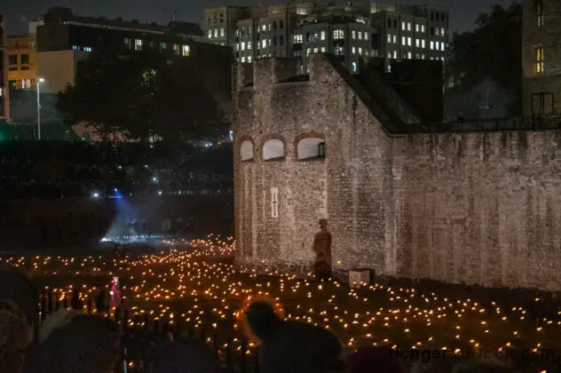 10 Thousand flames Tower of London - Remembrance End of World War One 1