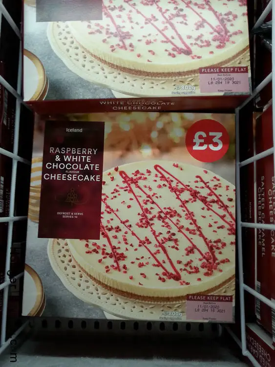 Raspberry and white chocolate cheesecake Iceland