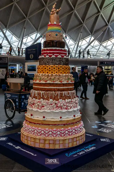 140 years of Tate and Lyle 15 tier cake at Kings Cross 1 140 years Take and Lyle 15 Tier cake Kings Cross 8th Nov 2018