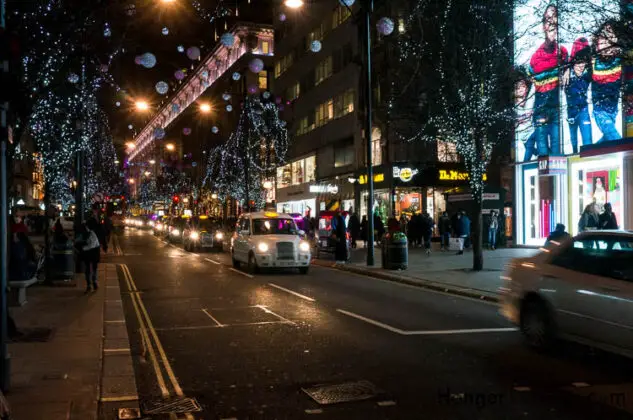 Don't miss out: 6 must-do experiences in London 5 Taxi line up Oxford St Night