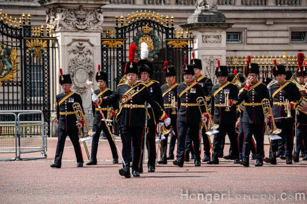soldiers leaving Buckingham Palace