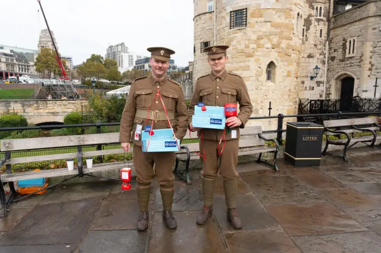 ww1 Soldiers at the tower of London Poppy Day